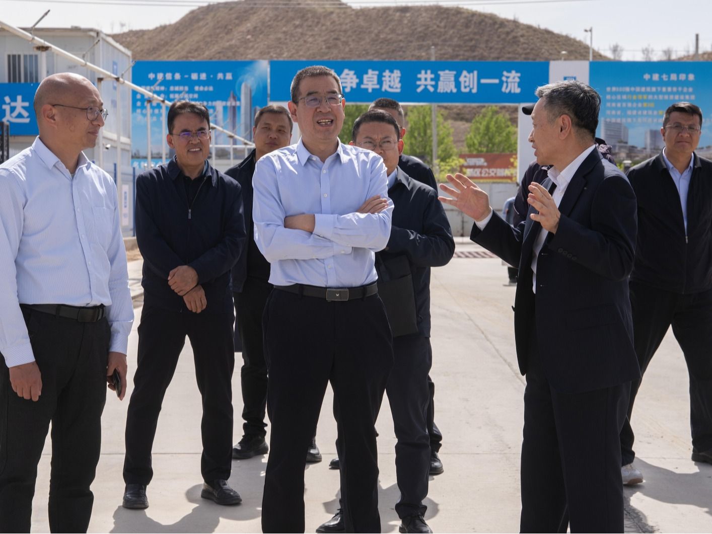 兰州新区党工委副书记张爱胜一行来校检查扩建项目建设情况
