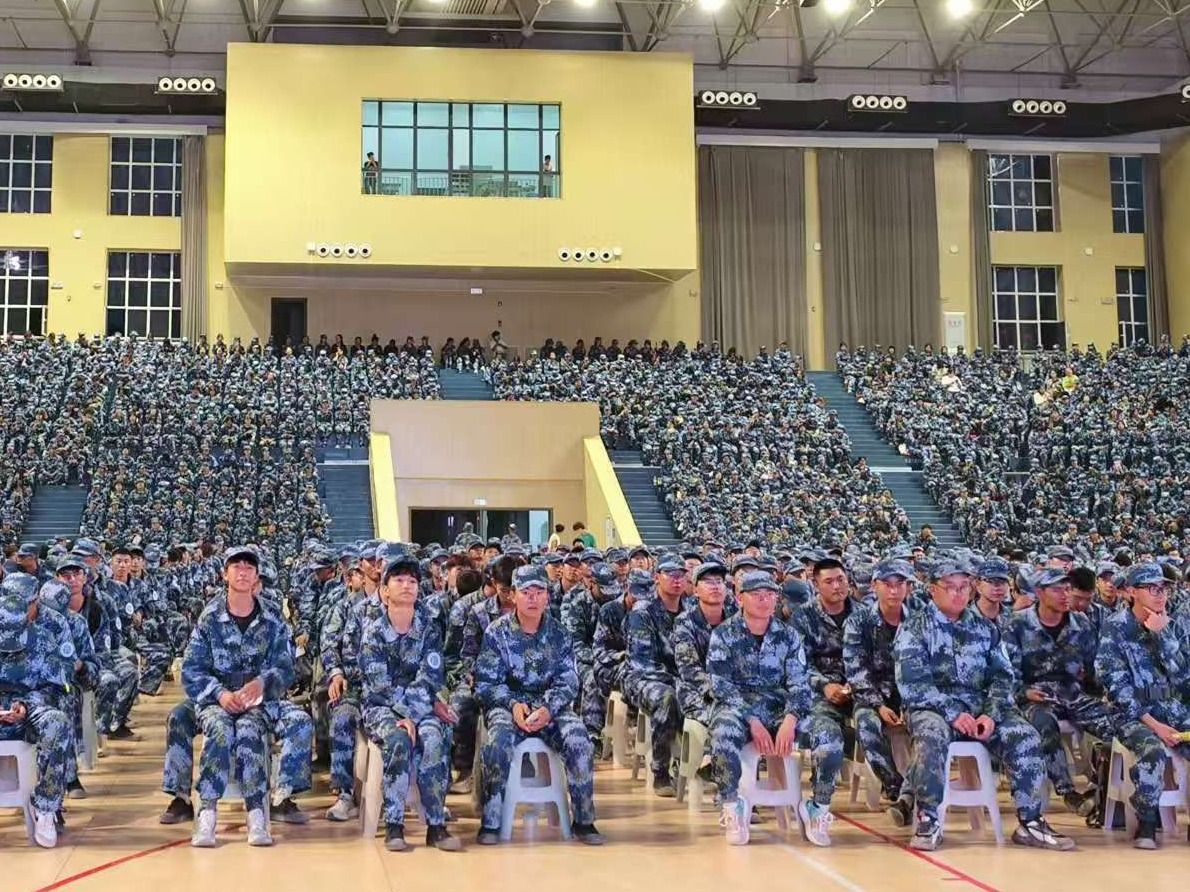 珍爱生命，关注健康—beat365中文官方网站在军训期间举行应急救援专题知识讲座