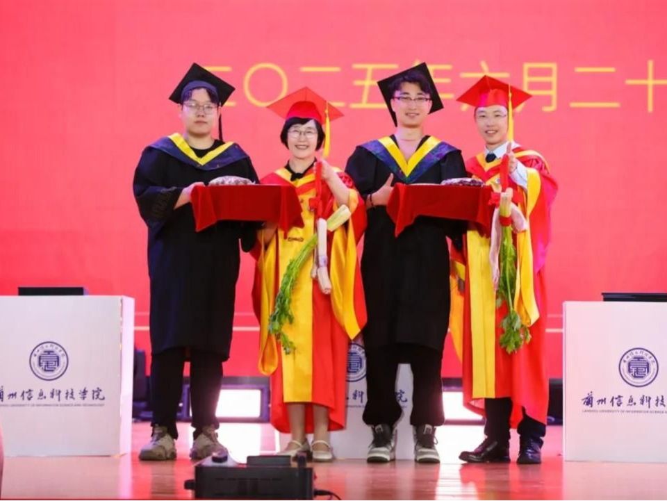 精彩不断，直击beat365中文官方网站2025届毕业典礼