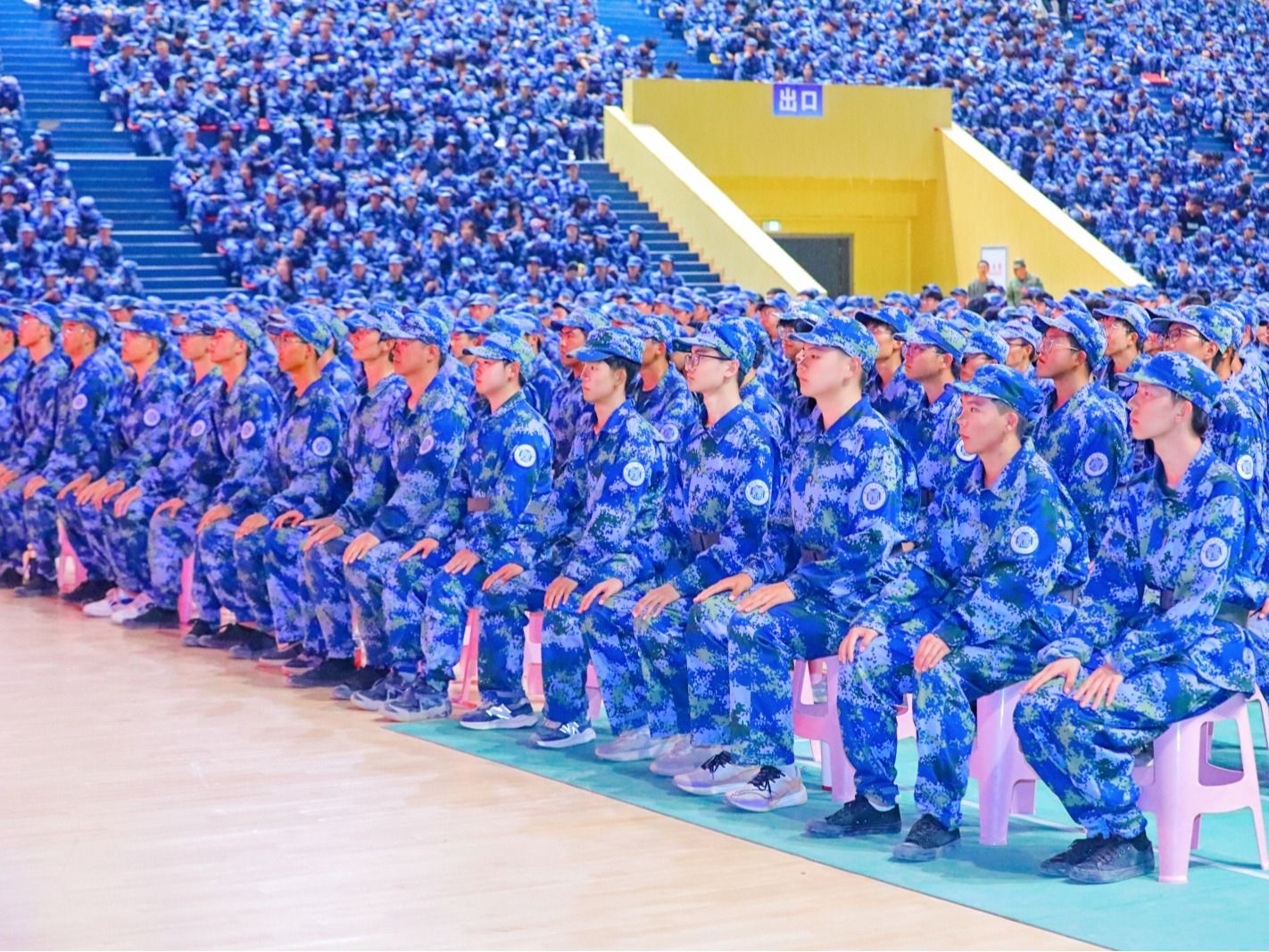 beat365中文官方网站组织师生收看2024年《开学第一课》