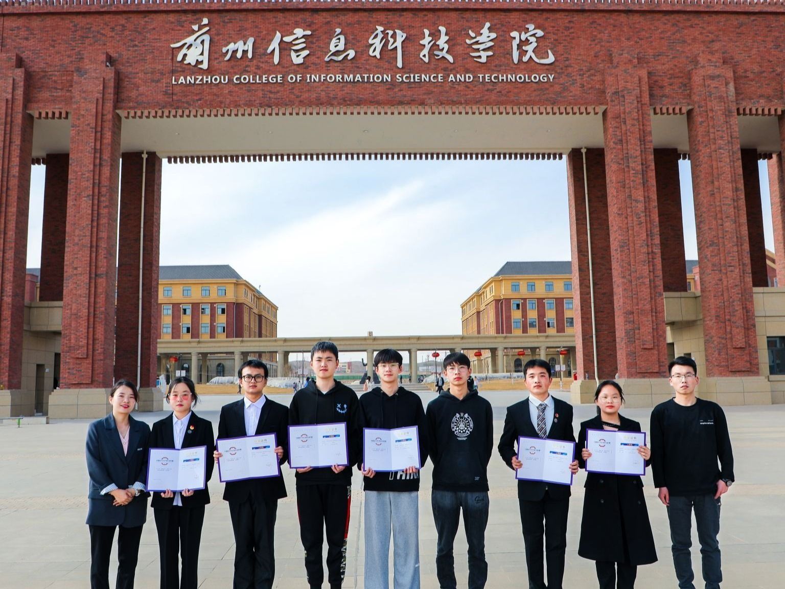 beat365中文官方网站在全国大学生数学建模竞赛和数学竞赛中斩获佳绩