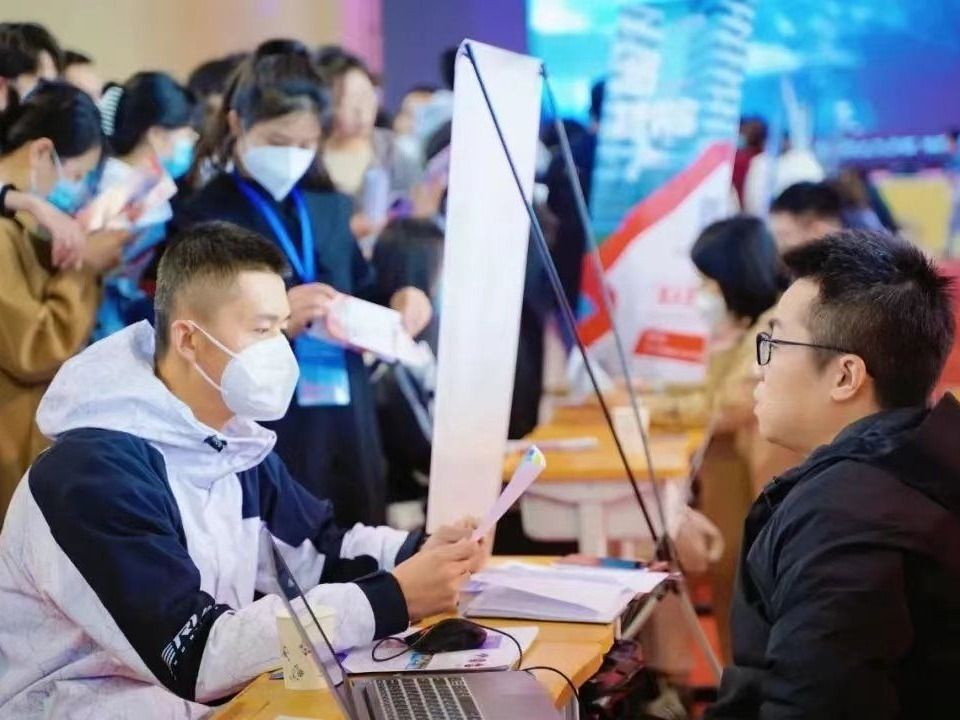  办学荣誉 | beat365中文官方网站获评“甘肃省大学生就业工作示范性高校”